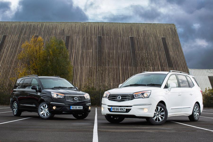  Ssangyong Turismo White 2016 года  (фото 14 из 14)